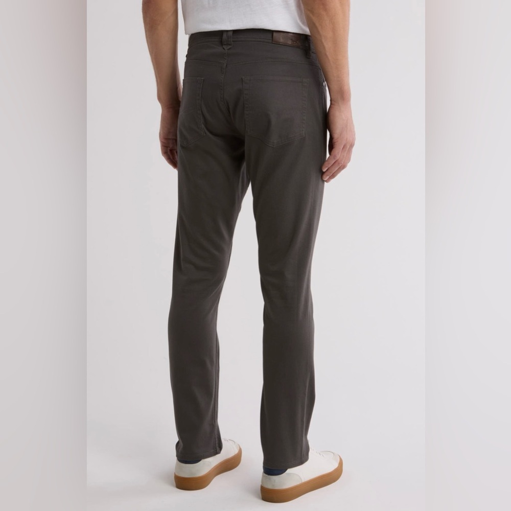 Rodd & Gunn Straight Leg Jeans. Size 40 x 32 - Picture 4 of 13